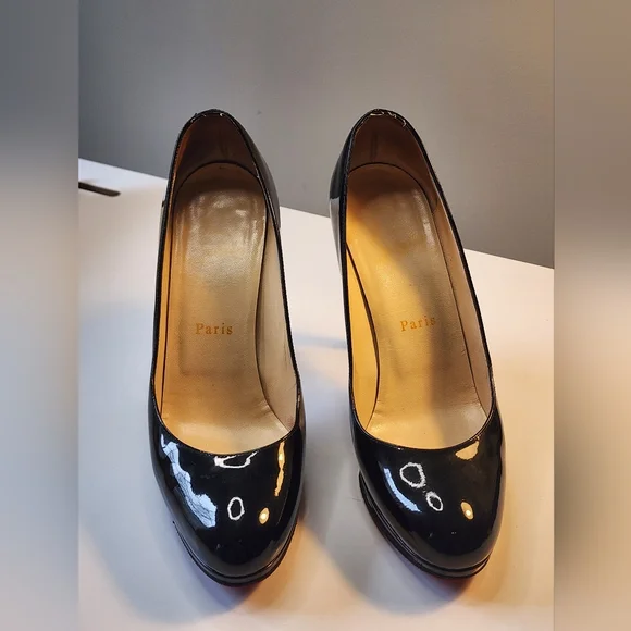CHRISTIAN LOUBOUTIN Size 7 Black Heels Pumps Shoes 37 1/2 - Picture 2 of 10